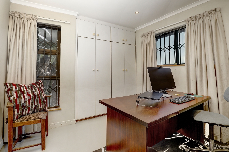 4 Bedroom Property for Sale in Everglen Western Cape